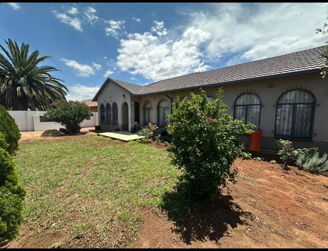 3 BEDROOM HOUSE FOR SALE IN LEONDALE